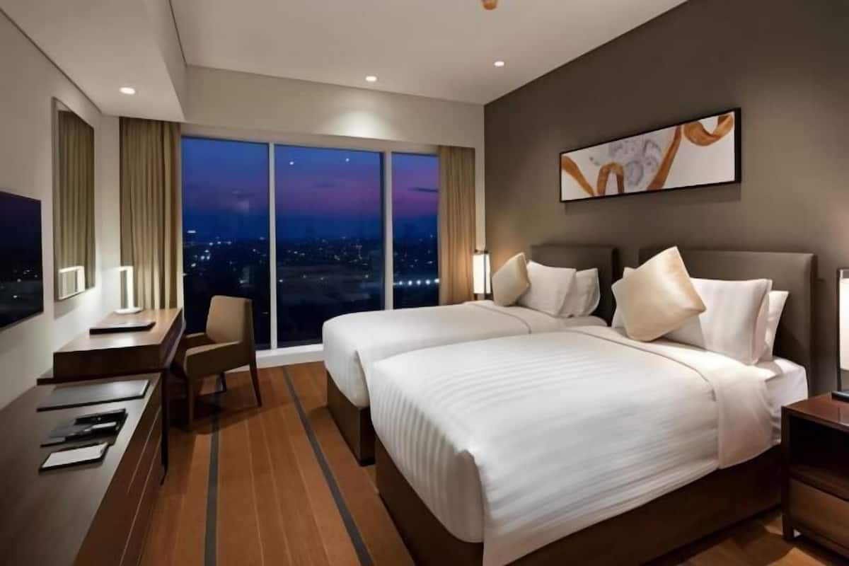 Egyptian cotton sheets, premium bedding, down duvets, Tempur-Pedic beds