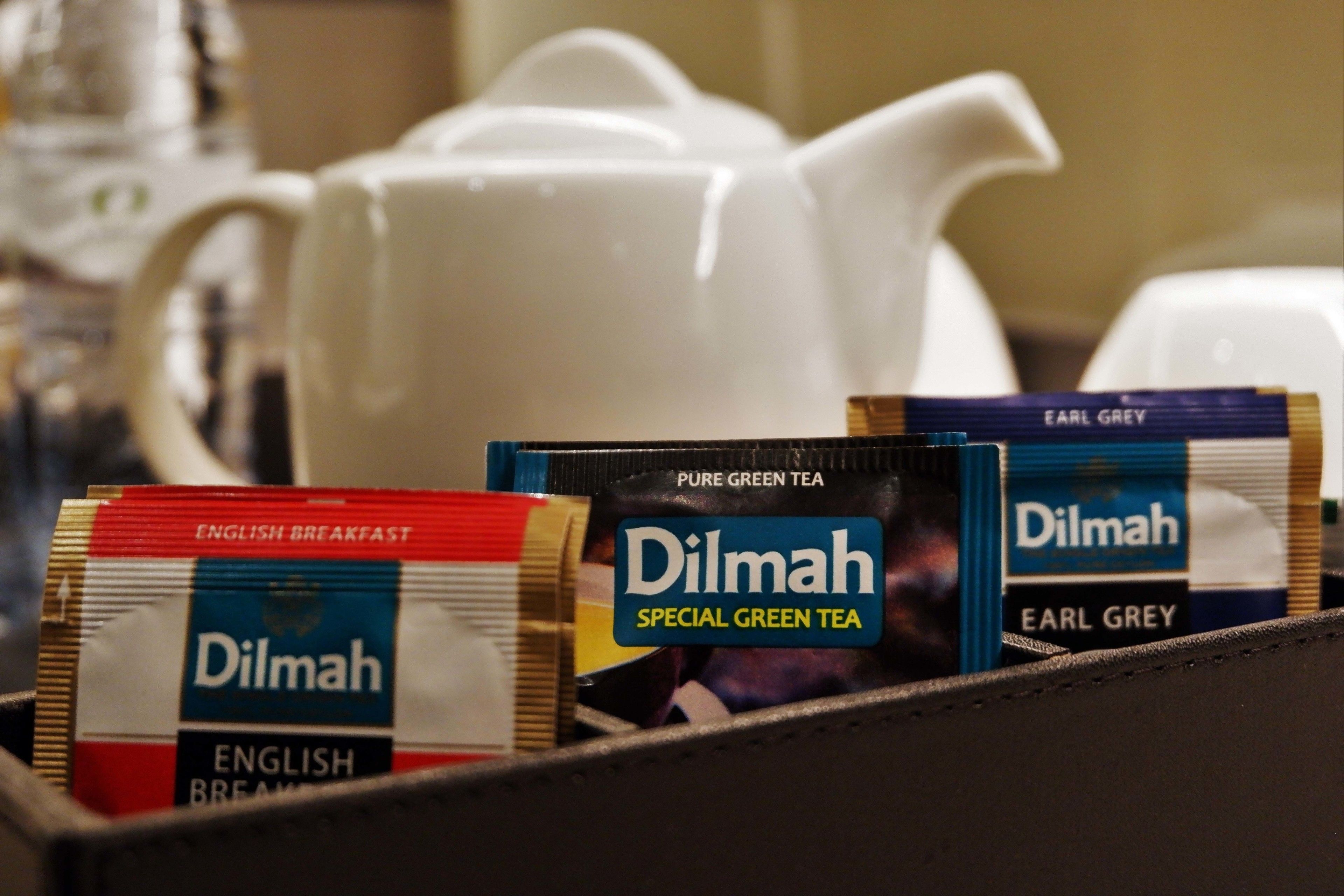 coffee/tea maker, electric kettle, paper towels