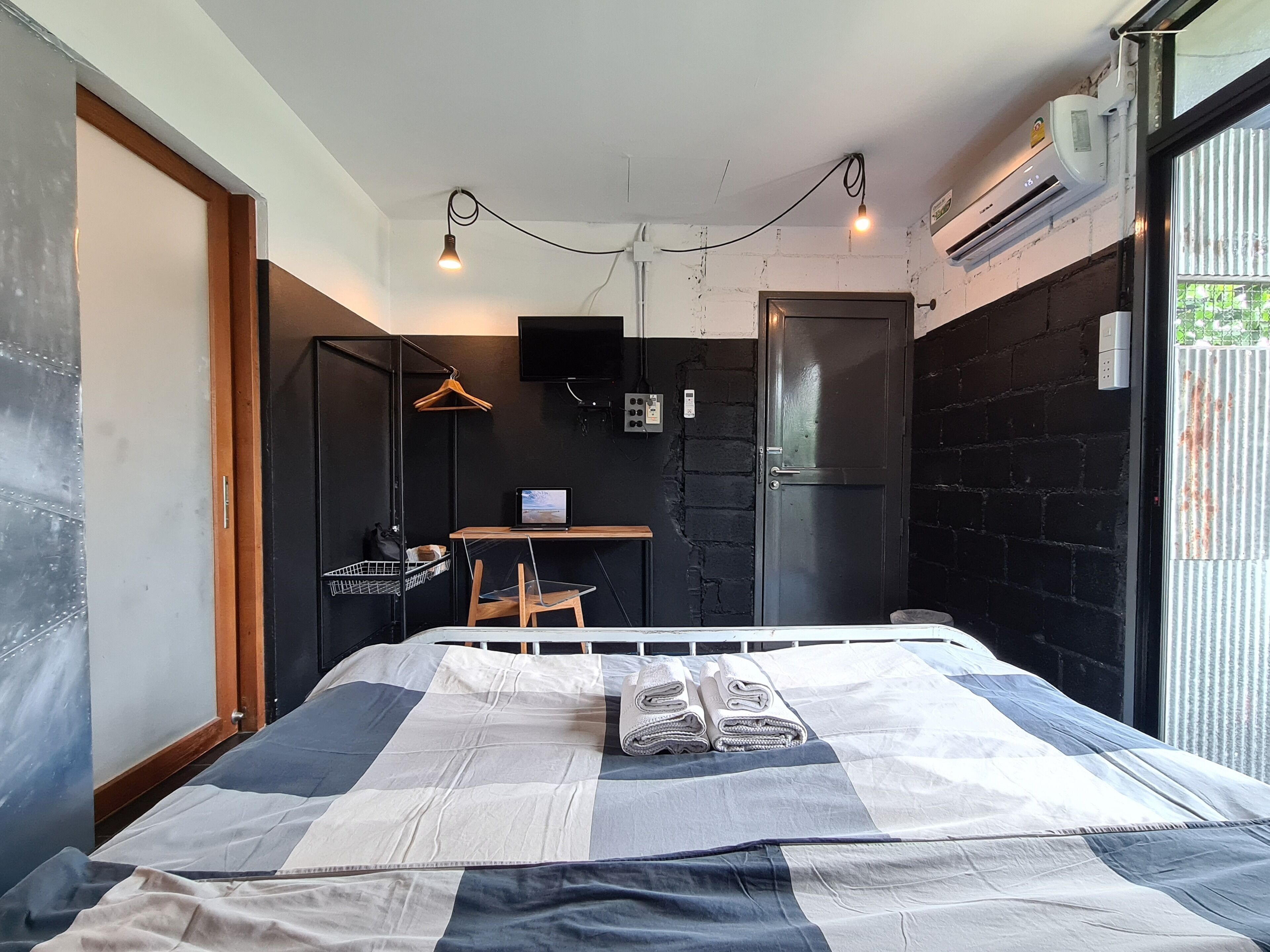 gallery double room | individually decorated, individually furnished, free wifi