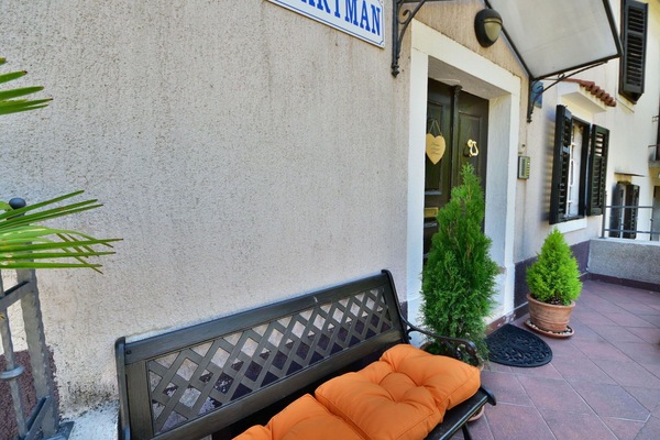 Pflanze, Eigentum, Gebäude, Interior Design, Holz, Die Architektur, Gras, Flooring, Wand, Zimmerpflanze