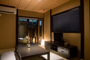 In-room safe, desk, free WiFi, bed sheets - Rinn Kujofujinoki Central (Kyoto)