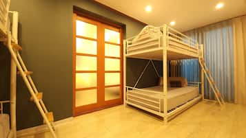 Family Room (8 persons)