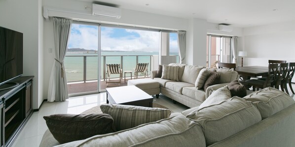 办公桌、遮光窗帘、熨斗/熨衣板、免费 WiFi