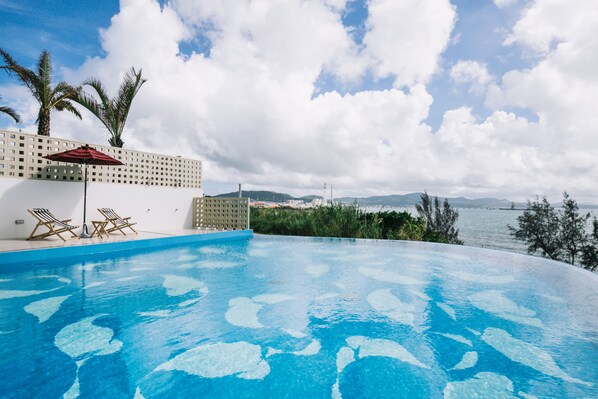 Seasonal outdoor pool