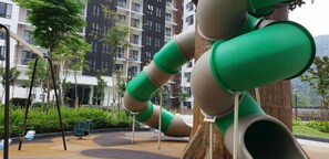 儿童活动区 - 室外