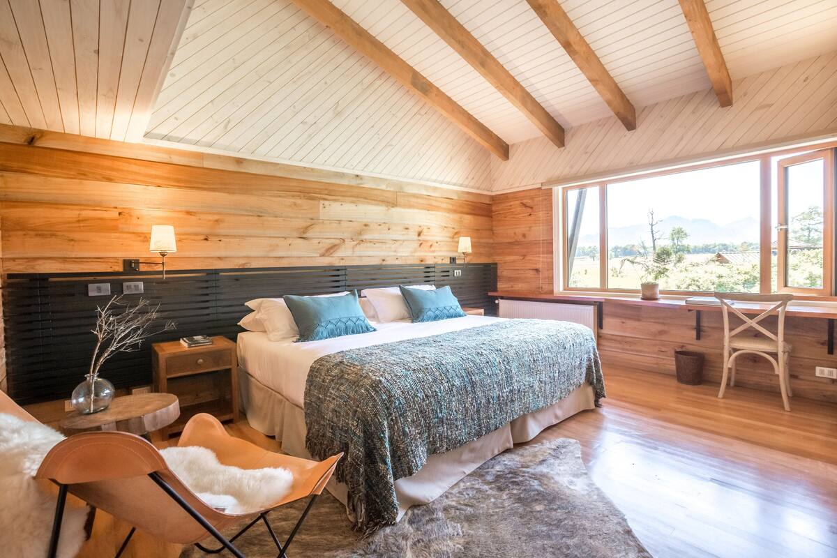 1 bedroom, in-room safe, blackout curtains, soundproofing