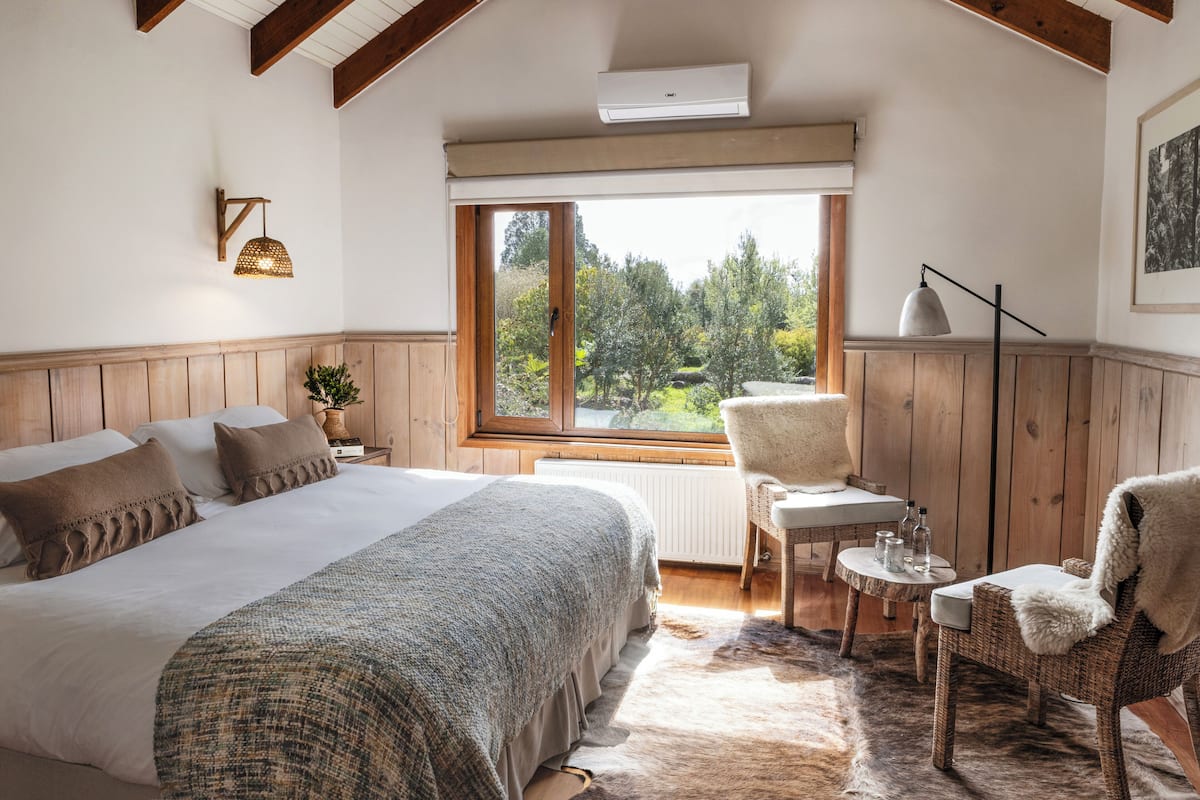 Standard Double Room | 1 bedroom, in-room safe, blackout curtains, soundproofing