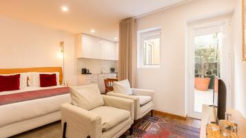 In-room safe, iron/ironing board, free WiFi, bed sheets