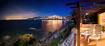 Villa AngelaD: 180° Sea View & Direct Sea Access