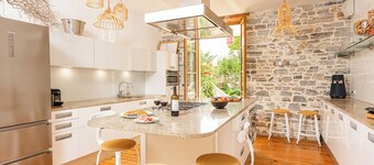 Exceptional location! Welcome to our charming house.