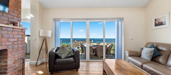 Bright spacious house with sea views and balcony. Golf, Surfing, Walks, Scenery.