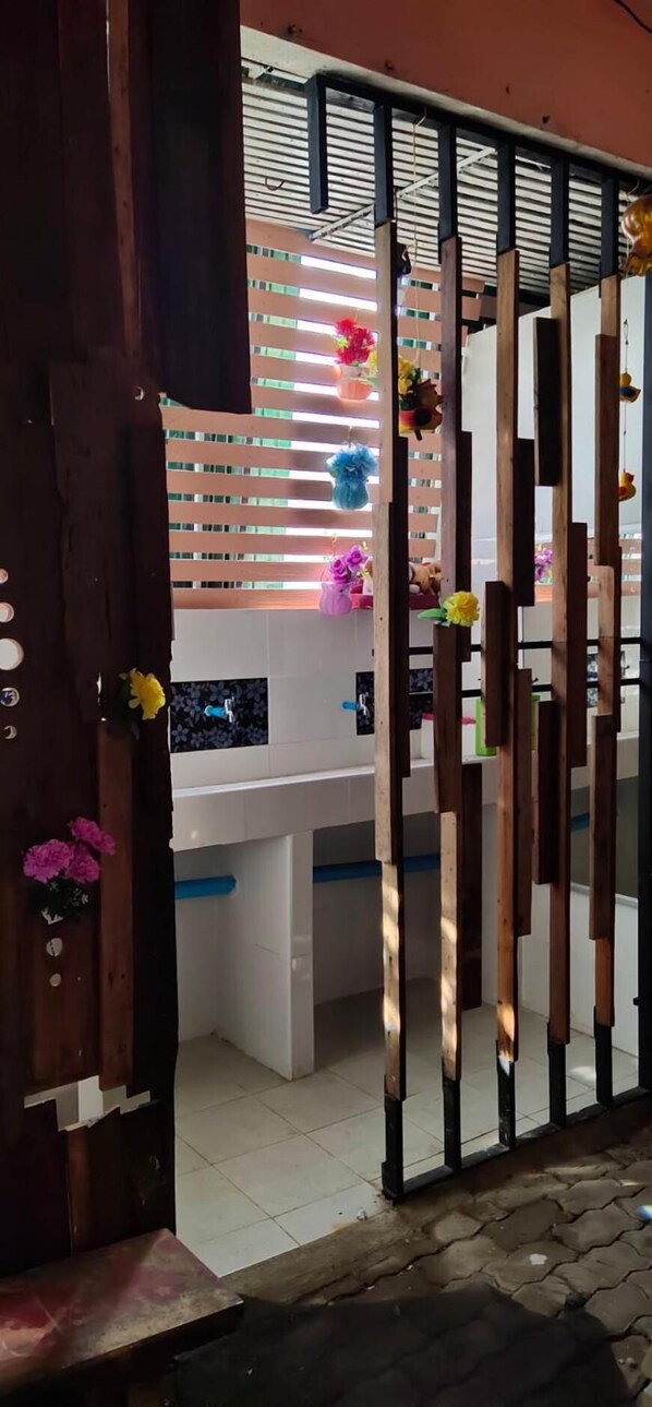 Interior - Adchara Mansion - Hostel (Chiang Rai)