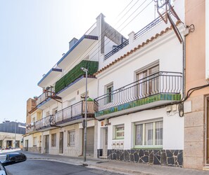 Exterior - 2027-POETA MARQUINA Apartment with 2 bedrooms (Rosas / Roses)