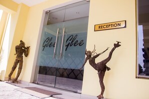 Property entrance - Glee Hotel (Lagos)