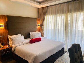 Deluxe Room | 3 bedrooms, free WiFi