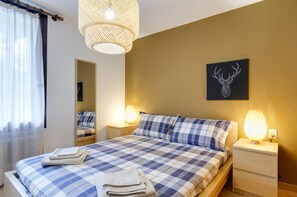 3 bedrooms, desk, iron/ironing board, free WiFi - Vacation without a car! Downtown and to the ski lifts on foot (Madonna di Campiglio)