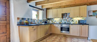 Ysgubor - Two Bedroom House, Sleeps 4