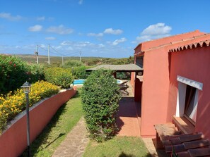 Property grounds - Villa Venere - Country Paradise with garden and private pool 4/6 sleeps (Stintino)