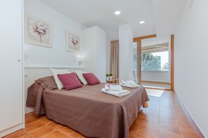 2 bedrooms, iron/ironing board, free WiFi - 2006-AV DE RHODE Apartment with wifi and seaview (Rosas / Roses)