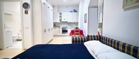 Studio | Strykejern/-brett, barnesenger, wi-fi (inkludert) og sengetøy