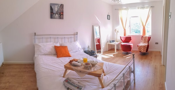 5 camere, ferro/asse da stiro, Wi-Fi gratuito, lenzuola