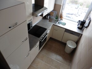 Coffee/tea maker, fridge, oven, stovetop - 3 rooms, up to 7 persons, luxuriously furnished, "Magnolia" (Berlin)