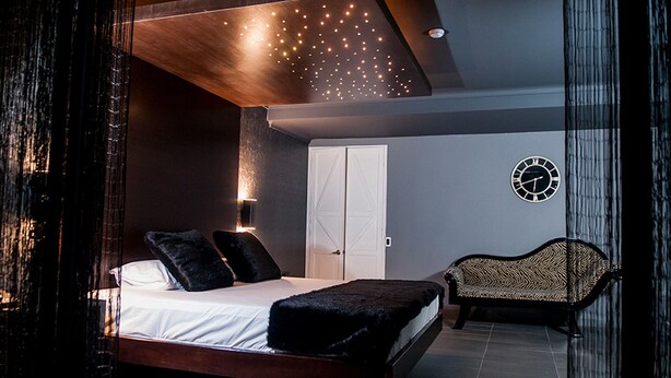 Luxury House, 6 Bedrooms, Private Pool, Garden View - Stiletto Hotel Boutique (Medellín)