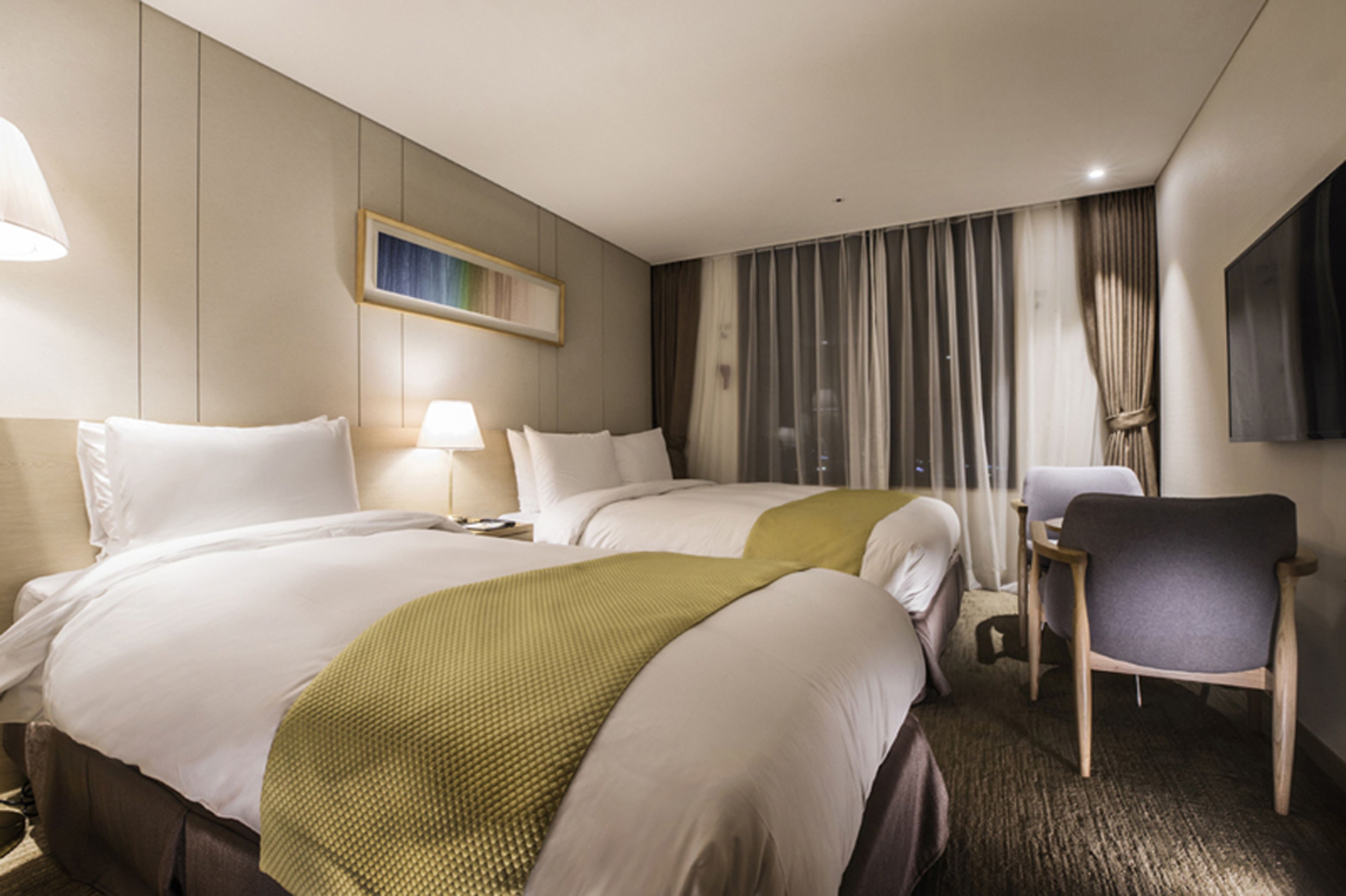 down duvets, in-room safe, blackout curtains, soundproofing