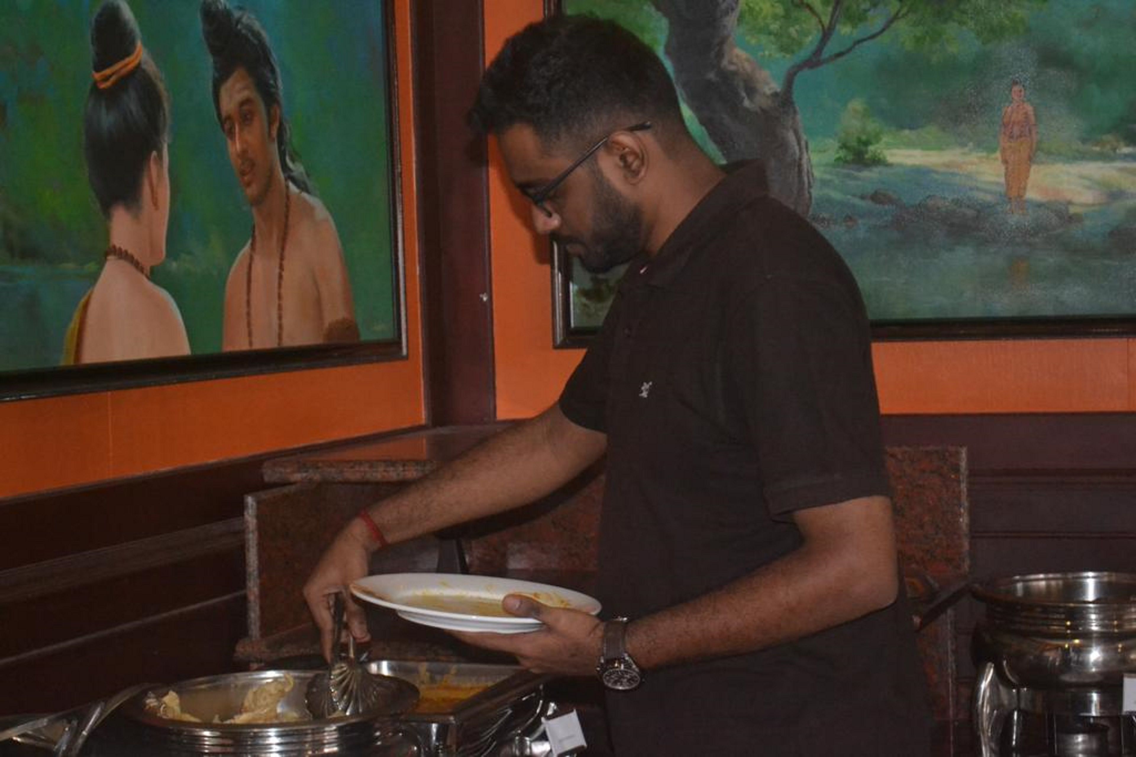 daily buffet breakfast for a fee