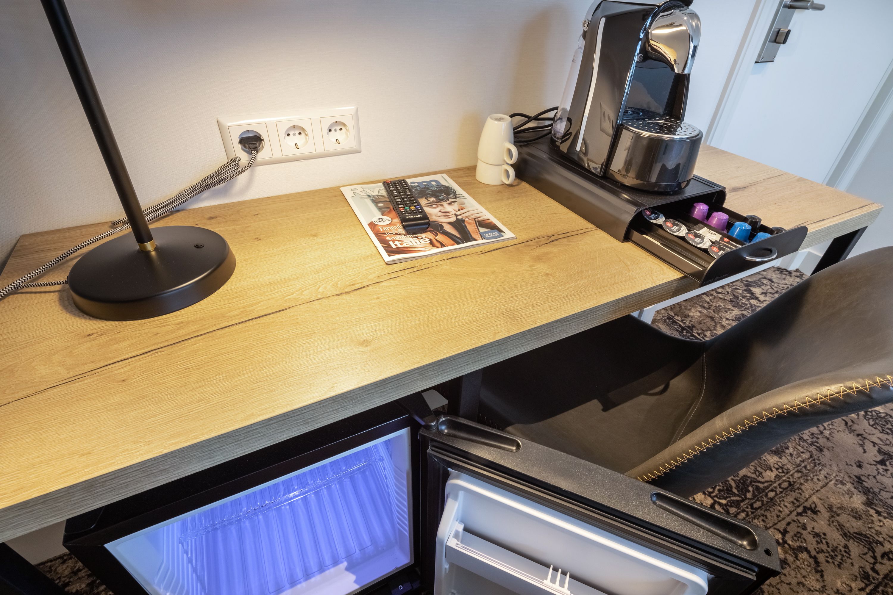 standard double room, 1 king bed | room amenity