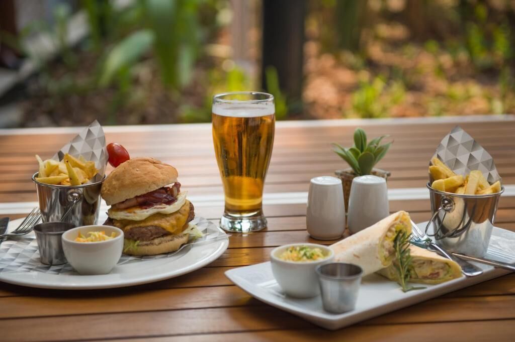 breakfast, lunch and dinner served