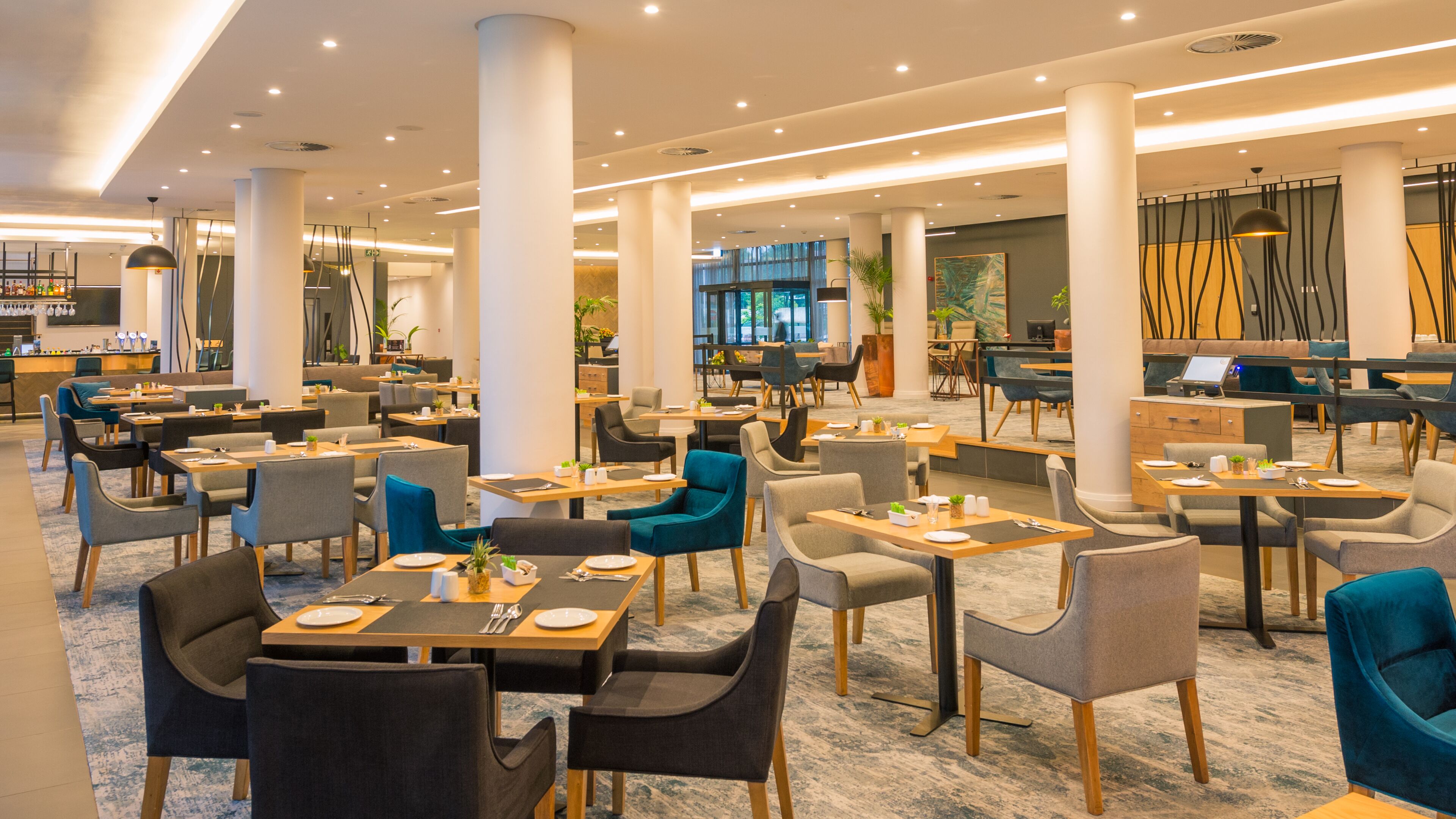 breakfast, lunch and dinner served