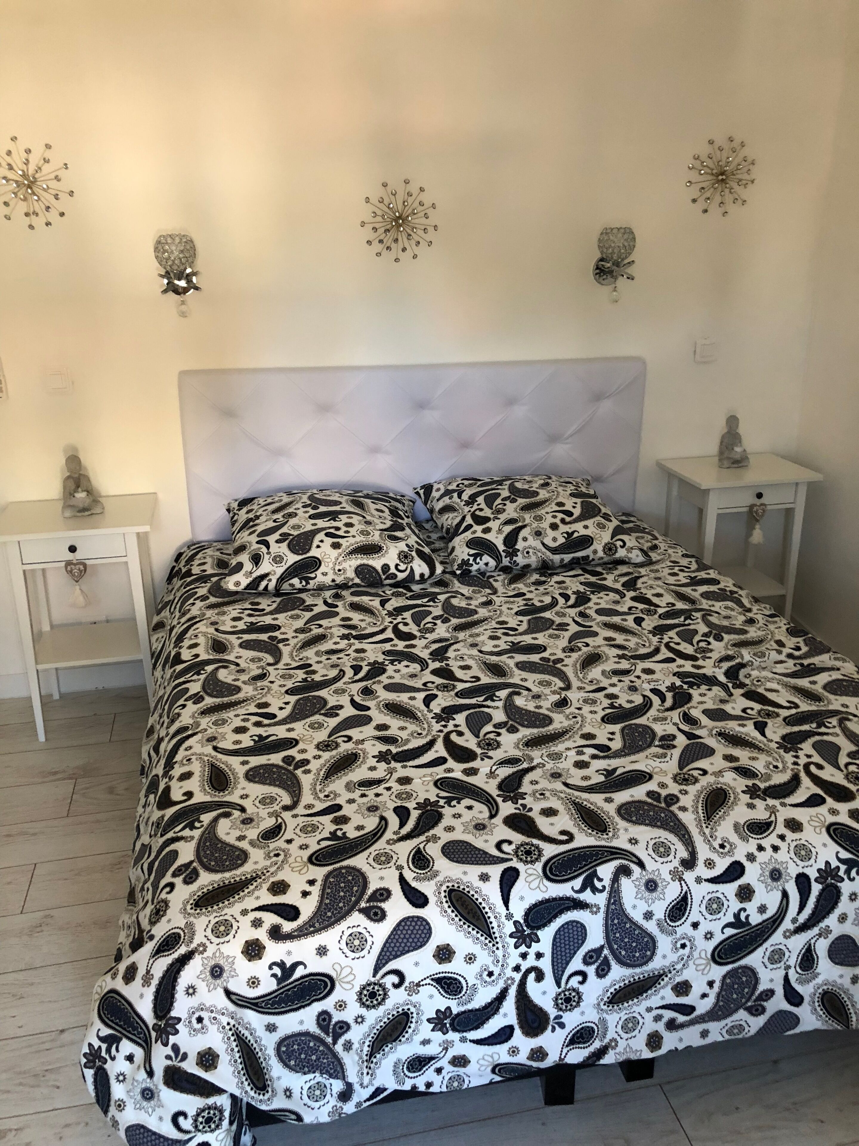 1 chambre, fer et planche à repasser, Wi-Fi gratuit, draps fournis