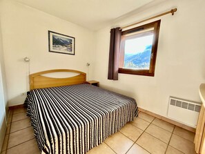 2 bedrooms