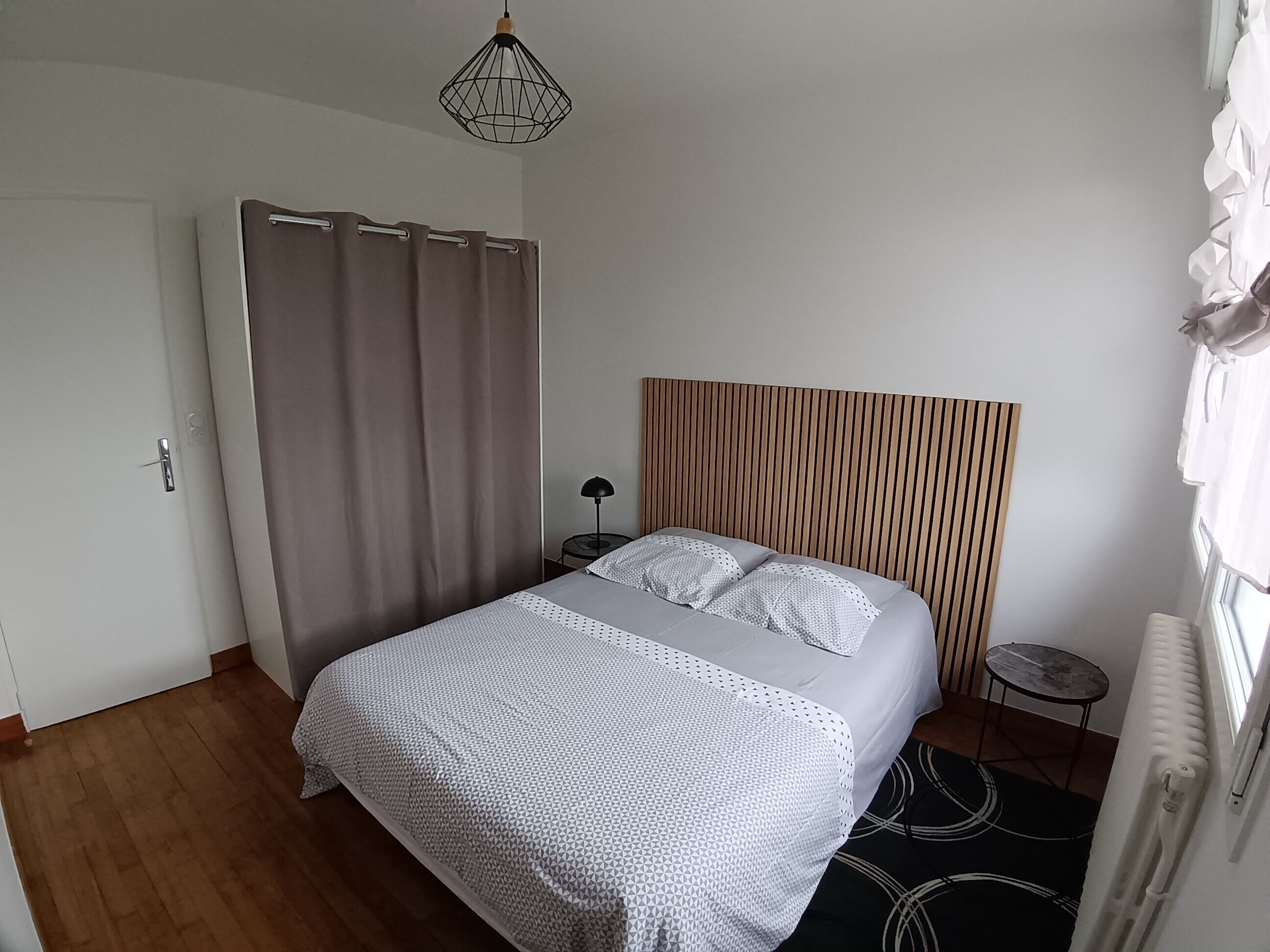 3 bedrooms, iron/ironing board, travel crib