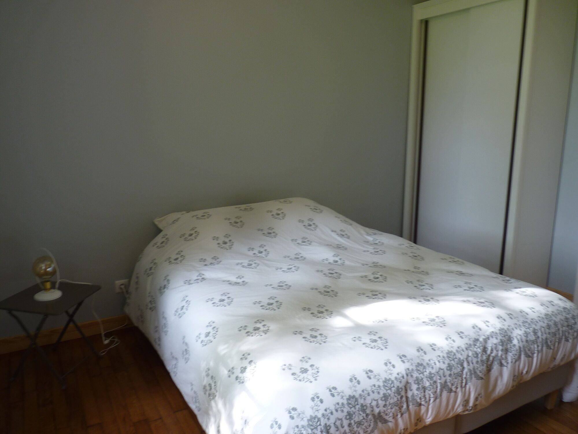 3 chambres, fer et planche à repasser, Wi-Fi gratuit, draps fournis