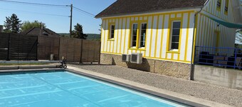 House 2 to 6 people in very beautiful park with private heated pool
