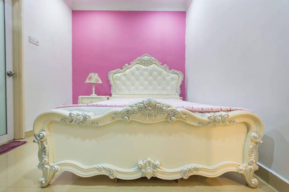 5-Bedroom Home | 5 bedrooms, iron/ironing board, WiFi (free), bed sheets