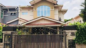 Fachada da propriedade