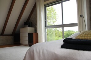 2 habitaciones, tabla de planchar con plancha, wifi y ropa de cama
