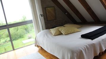 2 slaapkamers, een strijkplank/strijkijzer, wifi, beddengoed