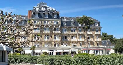 Bel appartement Face mer devant la plage, vue magnifique, parking privé
