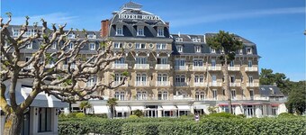 Bel appartement Face mer devant la plage, vue magnifique, parking privé