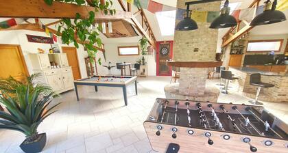 "The Barn" grand espace + billard anglais, babyfoot Stella, fléchettes ( KARMA)