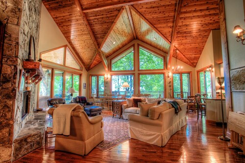 Fairway Mountain Villa | Gated Villa with Balcony, Mountain Views and Hot Tub