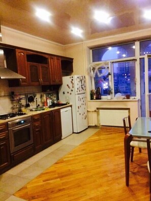 冷蔵庫、電子レンジ