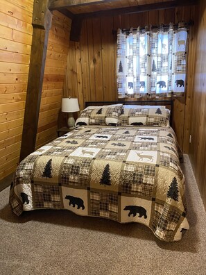 5 chambres, bureau, fer et planche à repasser, lit parapluie