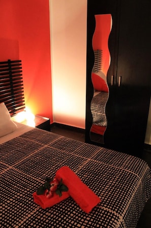 Suite Confort, patio | 1 chambre, bureau, système d’insonorisation, lit de bébé (gratuit)