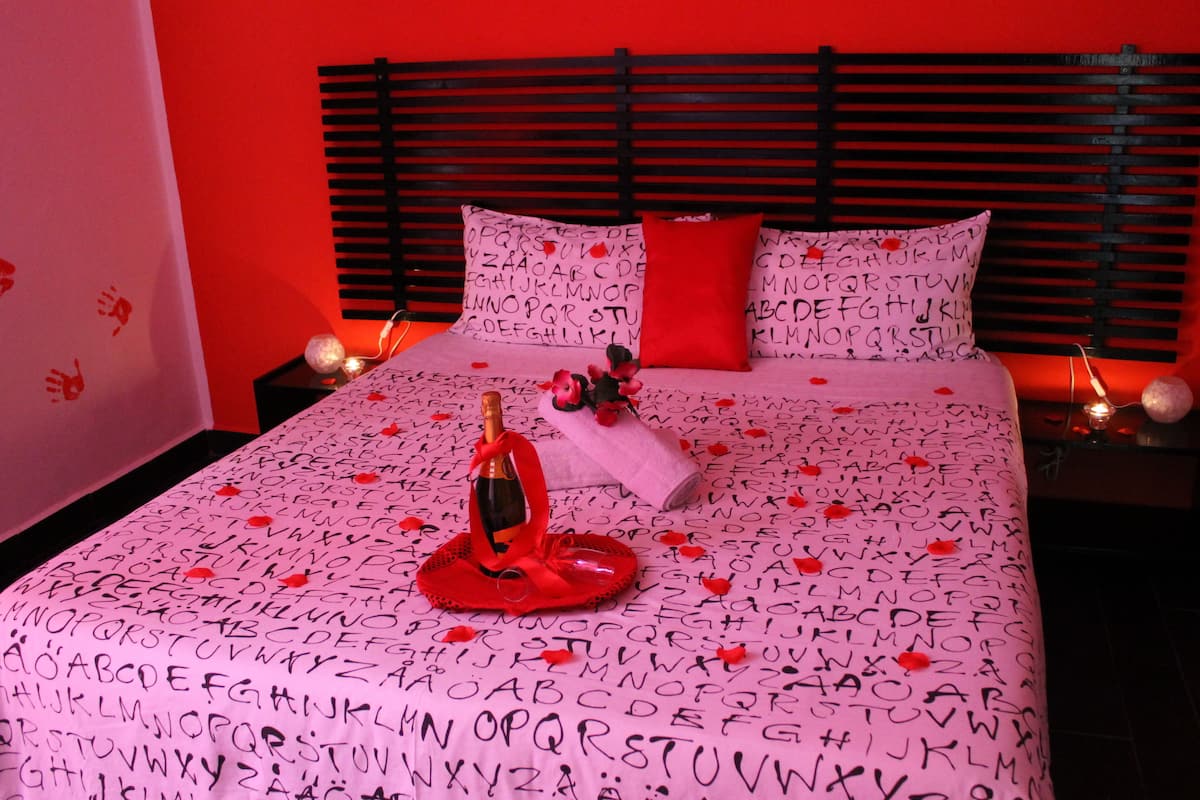 Comfort Suite, Patio | 1 bedroom, desk, soundproofing, free cribs/infant beds