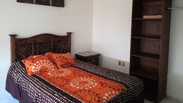 House, Multiple Beds, Non Smoking | 5 bedrooms, free WiFi
